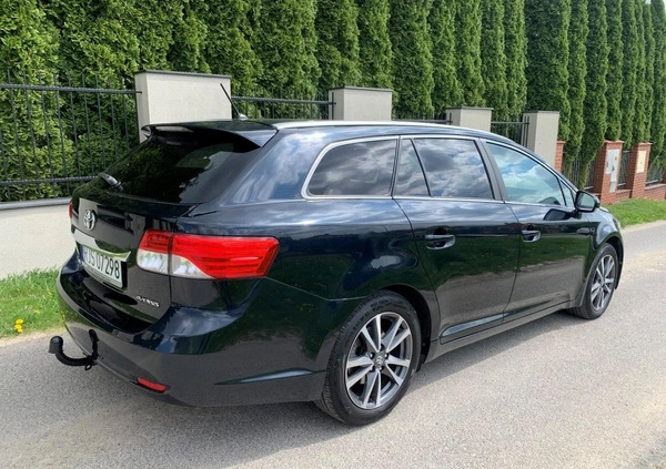 Toyota Avensis cena 35547 przebieg: 212000, rok produkcji 2014 z Jasło małe 191